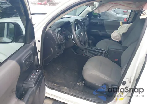 2018 Toyota Tacoma Sr z USA, uszkodzony, nr VIN 5TFAX5GN2JX111639